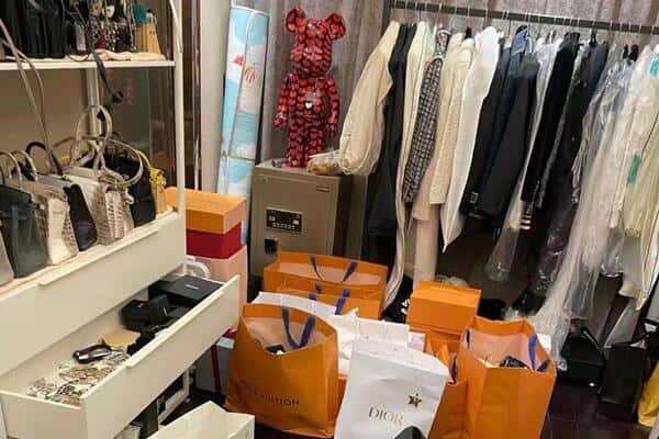 太谷区回收一线品牌衣服.jpg
